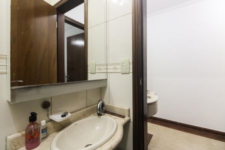 Casa à venda com 130m², 3 quartos e 3 vagas Casa à venda com 130m², 3 quartos e 3 vagasBanheiro Social