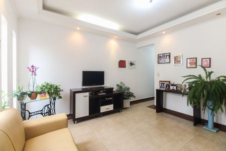 Casa à venda com 130m², 3 quartos e 3 vagas Casa à venda com 130m², 3 quartos e 3 vagasSala