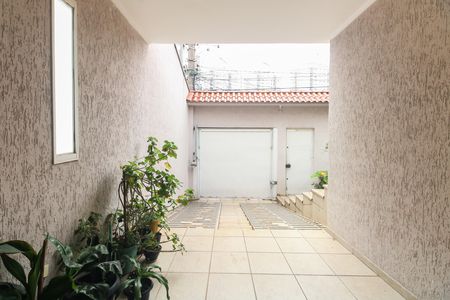 Casa à venda com 130m², 3 quartos e 3 vagas Casa à venda com 130m², 3 quartos e 3 vagasGaragem e Jardim