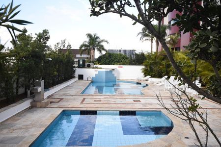 Apartamento à venda com 104m², 3 quartos e 2 vagas Apartamento à venda com 104m², 3 quartos e 2 vagasPiscina