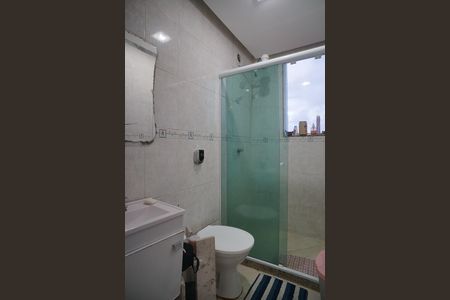Banheiro social 2 de casa para alugar com 3 quartos, 160m² em Camboinhas, Niterói