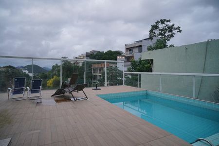 Área externa de casa para alugar com 3 quartos, 160m² em Camboinhas, Niterói