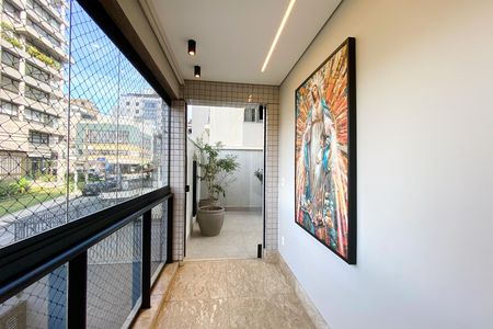 Apartamento à venda com 225m², 3 quartos e 4 vagasVaranda da Sala
