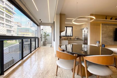 Apartamento à venda com 225m², 3 quartos e 4 vagasVaranda da Sala