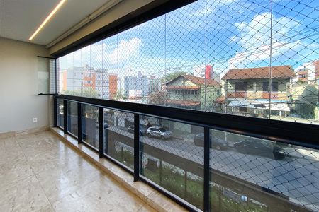 Apartamento à venda com 225m², 3 quartos e 4 vagasVaranda da Sala
