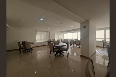 Apartamento para alugar com 50m², 1 quarto e 1 vaga Apartamento para alugar com 50m², 1 quarto e 1 vagaÁrea comum - Salão de festas