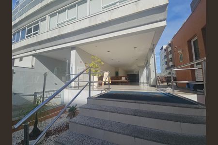 Apartamento para alugar com 50m², 1 quarto e 1 vaga Apartamento para alugar com 50m², 1 quarto e 1 vagaEscada