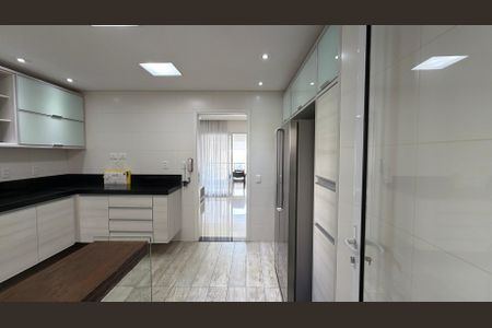 Apartamento para alugar com 146m², 3 quartos e 3 vagas