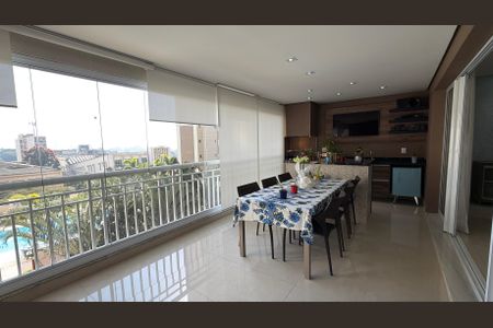 Apartamento para alugar com 146m², 3 quartos e 3 vagas