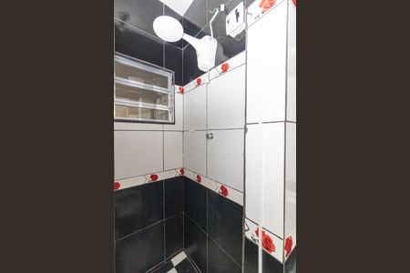 Casa à venda com 90m², 4 quartos e 2 vagasBanheiro