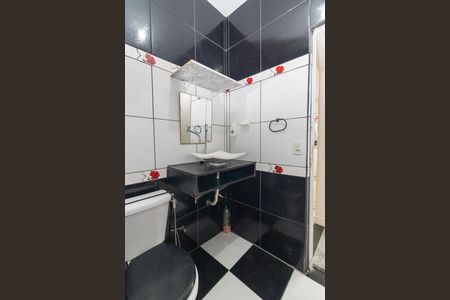 Casa à venda com 90m², 4 quartos e 2 vagasBanheiro