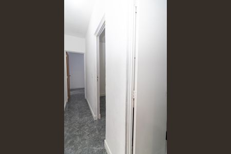 Casa à venda com 90m², 4 quartos e 2 vagasCorredor