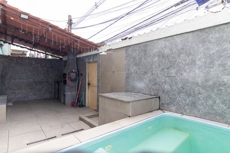 Casa à venda com 90m², 4 quartos e 2 vagasQuintal