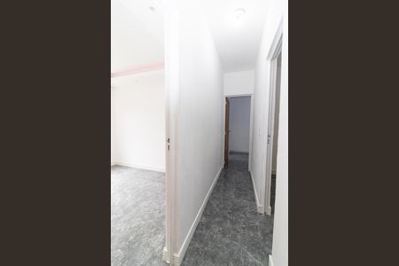 Casa à venda com 90m², 4 quartos e 2 vagasCorredor