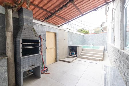 Casa à venda com 90m², 4 quartos e 2 vagasQuintal