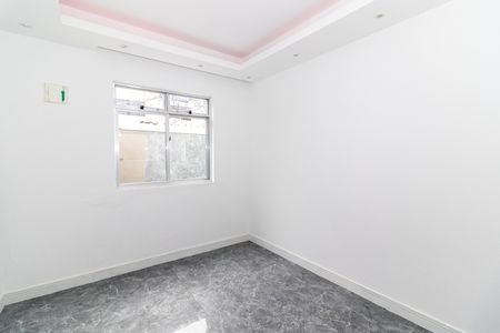 Quarto 1 de casa à venda com 4 quartos, 90m² em Realengo, Rio de Janeiro