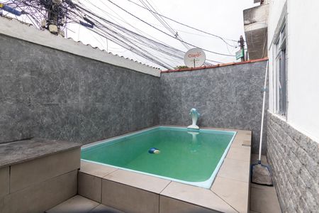 Casa à venda com 90m², 4 quartos e 2 vagasQuintal
