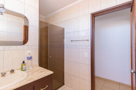 Casa à venda com 150m², 3 quartos e 2 vagas Casa à venda com 150m², 3 quartos e 2 vagasBanheiro Superior
