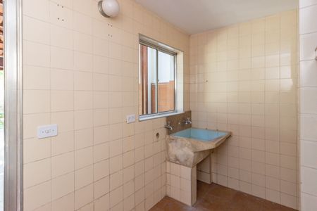 Casa à venda com 150m², 3 quartos e 2 vagas Casa à venda com 150m², 3 quartos e 2 vagasLavanderia