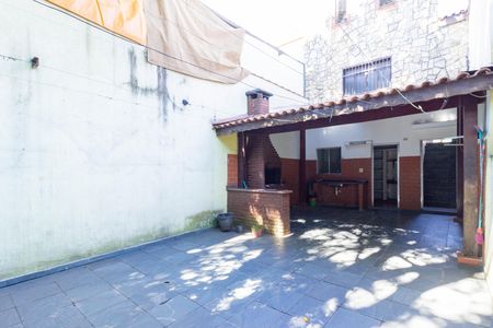 Casa à venda com 150m², 3 quartos e 2 vagas Casa à venda com 150m², 3 quartos e 2 vagasQuintal dos Fundos
