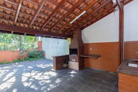 Casa à venda com 150m², 3 quartos e 2 vagas Casa à venda com 150m², 3 quartos e 2 vagasQuintal dos Fundos