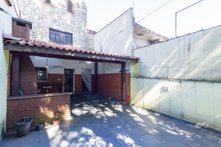 Casa à venda com 150m², 3 quartos e 2 vagas Casa à venda com 150m², 3 quartos e 2 vagasQuintal dos Fundos