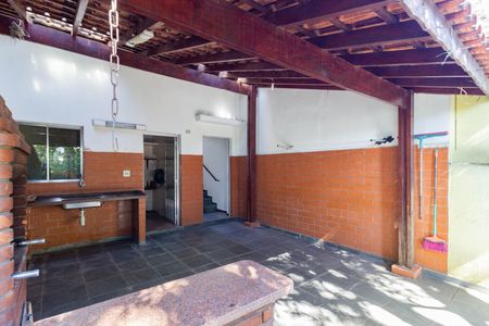 Casa à venda com 150m², 3 quartos e 2 vagas Casa à venda com 150m², 3 quartos e 2 vagasQuintal dos Fundos