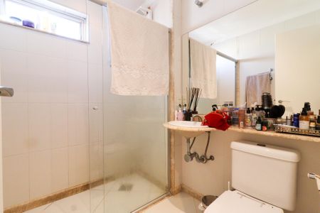 Apartamento à venda com 136m², 3 quartos e 1 vaga Apartamento à venda com 136m², 3 quartos e 1 vagaBanheiro da Suíte