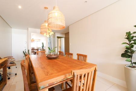 Apartamento à venda com 136m², 3 quartos e 1 vaga Apartamento à venda com 136m², 3 quartos e 1 vagaSala