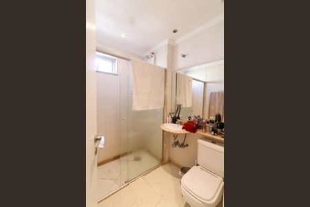 Apartamento à venda com 136m², 3 quartos e 1 vaga Apartamento à venda com 136m², 3 quartos e 1 vagaBanheiro da Suíte