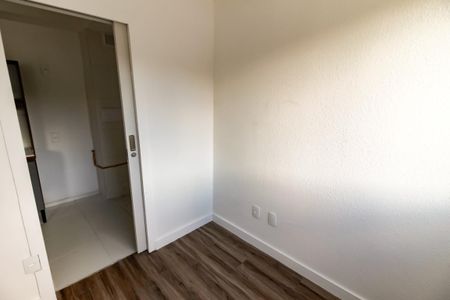 Quarto 2 de apartamento para alugar com 2 quartos, 33m² em Vila Suzana, São Paulo
