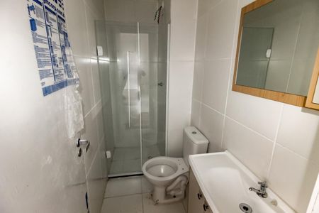 Banheiro de apartamento para alugar com 2 quartos, 33m² em Vila Suzana, São Paulo