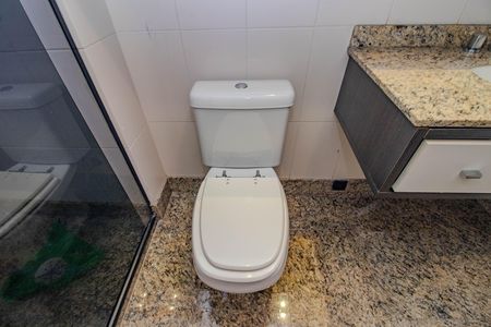 Apartamento à venda com 121m², 3 quartos e 2 vagas Apartamento à venda com 121m², 3 quartos e 2 vagasBanheiro Social