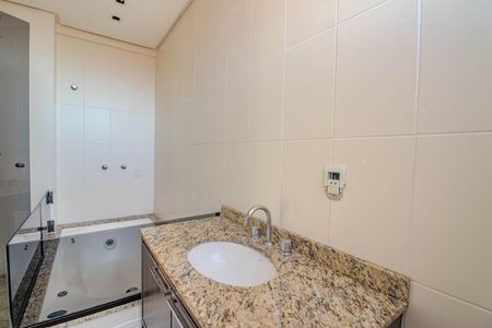 Apartamento à venda com 121m², 3 quartos e 2 vagas Apartamento à venda com 121m², 3 quartos e 2 vagasBanheiro da Suíte