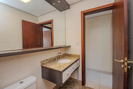 Apartamento à venda com 121m², 3 quartos e 2 vagas Apartamento à venda com 121m², 3 quartos e 2 vagasBanheiro Social