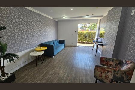 Apartamento à venda com 50m², 2 quartos e sem vaga Apartamento à venda com 50m², 2 quartos e sem vagaHall
