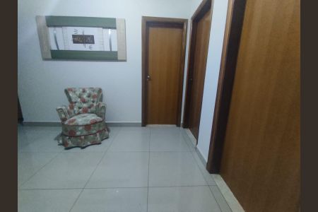 Casa à venda com 221m², 3 quartos e 2 vagas Casa à venda com 221m², 3 quartos e 2 vagasQuarto