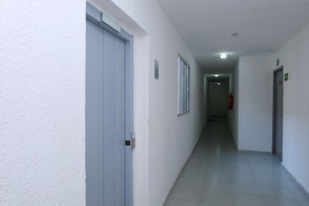 Apartamento para alugar com 41m², 2 quartos e sem vagaÁrea comum - Saguão do andar