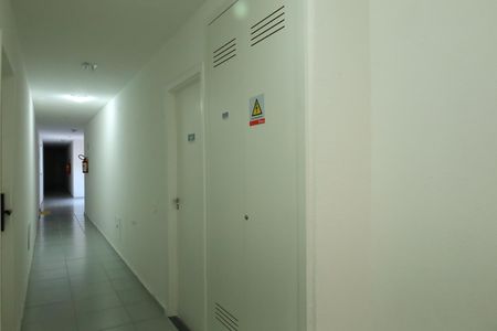 Apartamento para alugar com 41m², 2 quartos e sem vagaÁrea comum - Saguão do andar