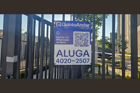 Apartamento para alugar com 41m², 2 quartos e sem vaga Apartamento para alugar com 41m², 2 quartos e sem vagaPlaca grande instalada na grade da fachada do condomínio no dia 06.06.2026 - Código da placa: FEWQ-1346