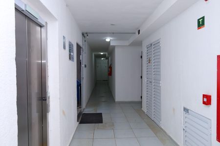 Apartamento para alugar com 41m², 2 quartos e sem vagaÁrea comum - Saguão do prédio