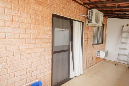 Casa à venda com 130m², 3 quartos e 2 vagasVaranda 1
