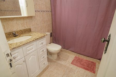 Casa à venda com 130m², 3 quartos e 2 vagasBanheiro da Suíte 1
