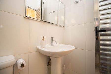 Casa à venda com 395m², 2 quartos e 4 vagasBanheiro Social