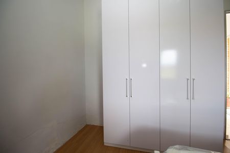 Casa à venda com 395m², 2 quartos e 4 vagasQuarto de Serviço