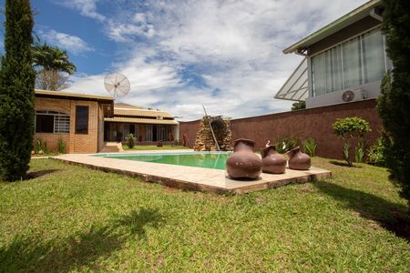 Casa à venda com 395m², 2 quartos e 4 vagasPiscina