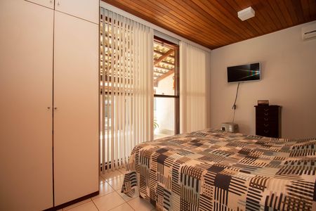 Casa à venda com 395m², 2 quartos e 4 vagasQuarto 1