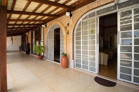 Casa à venda com 395m², 2 quartos e 4 vagasVaranda