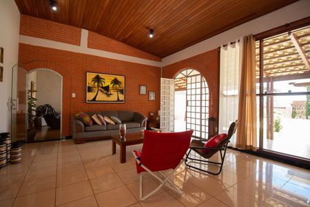 Casa à venda com 395m², 2 quartos e 4 vagasSala