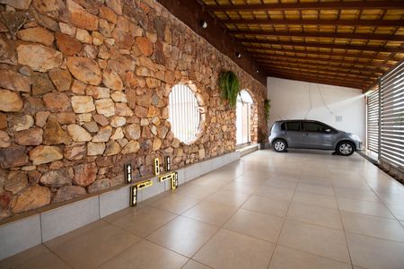 Casa à venda com 395m², 2 quartos e 4 vagasGaragem